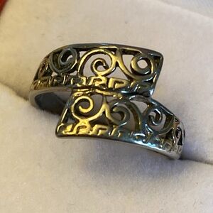 Vintage 925 Sterling Silver Ring (8.75-9)